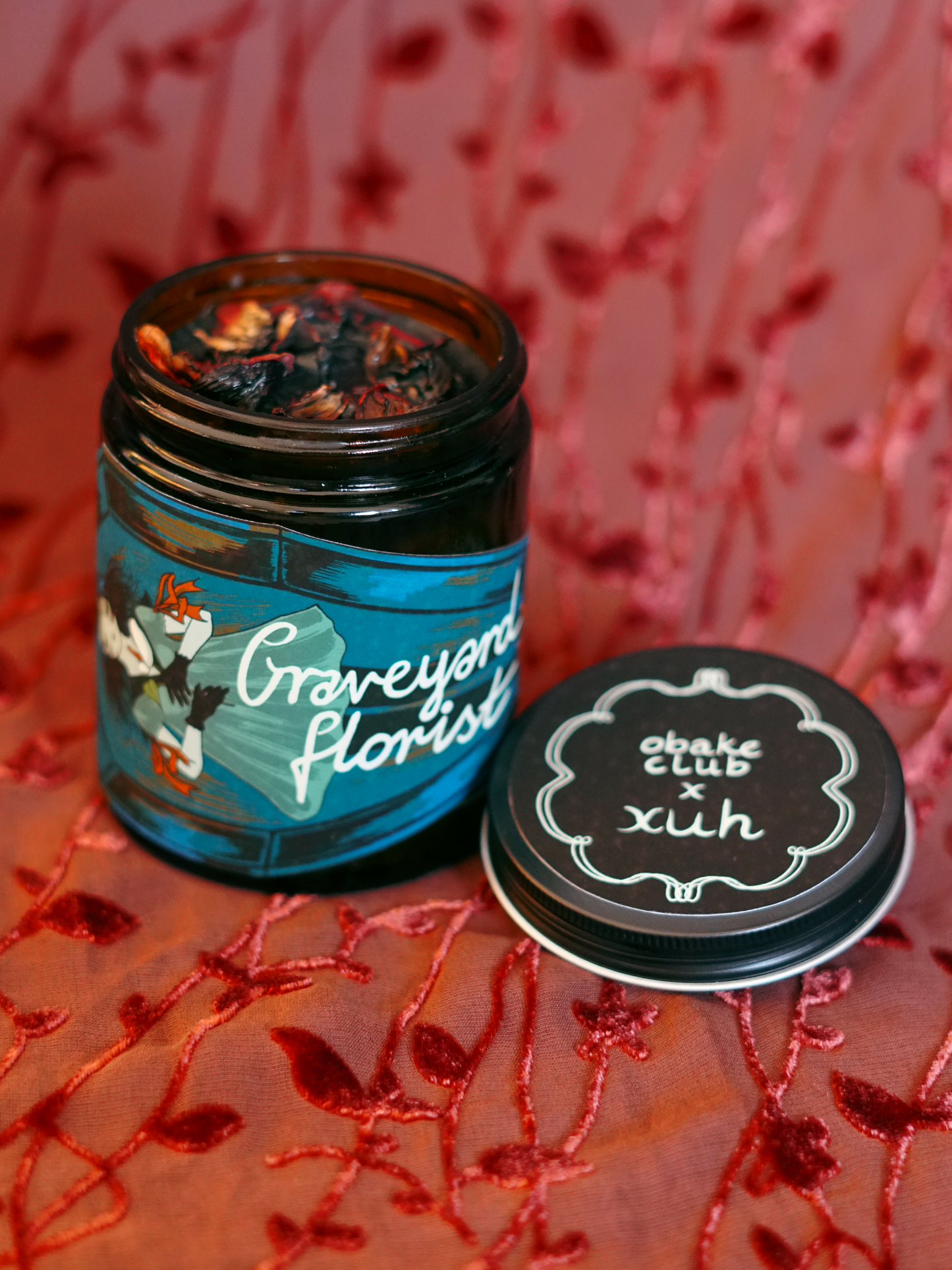 GRAVEYARD FLORIST soy candle by XUH [PREORDER]